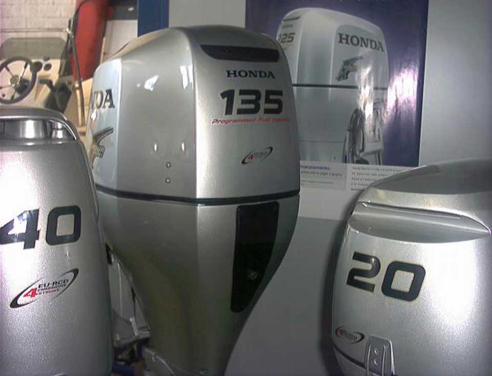 инжекторный лодочный мотор Honda 135 л.с.
